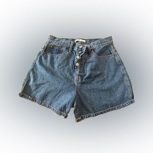 Women’s Boutique Willow & Root  High waisted Jean Shorts - Size L